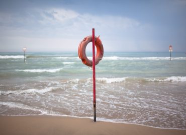 life-belt-hanging-pole-beach